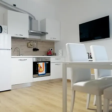 Paluda Apartman *